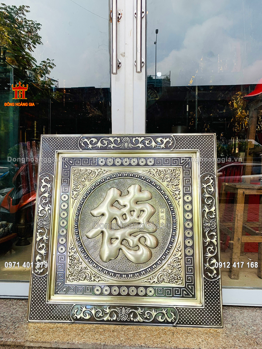 Tranh chữ đức bằng đồng hun được nhiều khách hàng yêu thích